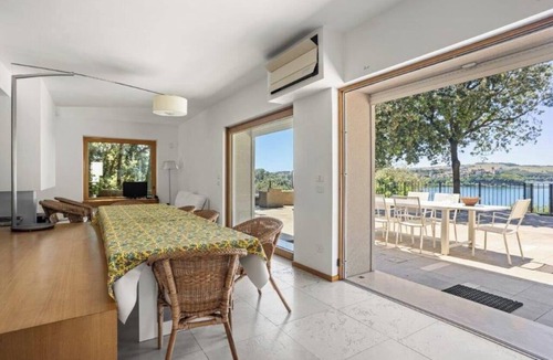 Lake Bracciano House | Lake Bracciano villa with private beach