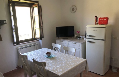 Passignano sul Trasimeno Apartment | Lake Trasimeno tranquil retreat
