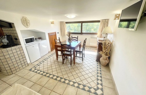 Montefiascone Villa | LAKE VIEWS BOLSENA-EXCLUSIVE VILLA/POOL/JACUZZI/SLEEPS 16/CHILDRENS PLAYGROUND
