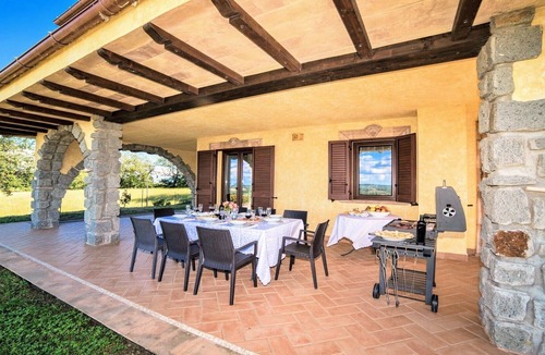 Montefiascone Villa | LAKE VIEWS BOLSENA/LUXURY, EXCLUSIVE VILLA/POOL/JACUZZI-SLEEPS 24