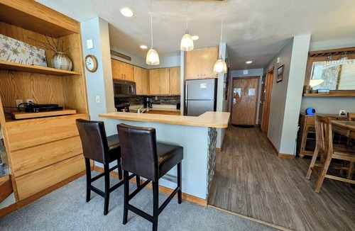 Lakeside Village Condo | Lakeview Studio | Balcony + Pool + Trails