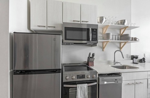 River North Art District Apartment | Landing | Spectacular Studio, Gym, Clubhouse