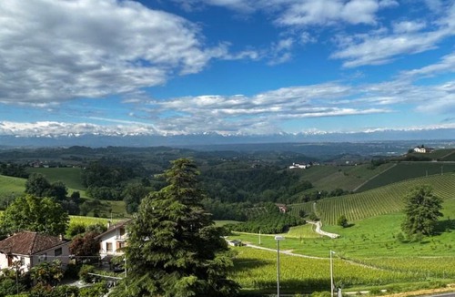 Monforte d'Alba Apartment | Langhe Panorama House