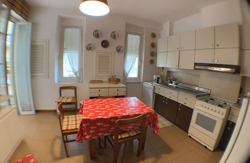 La Spezia Historic Centre Apartment | Large apartment with sea view in the center of La Spezia in a strategic location