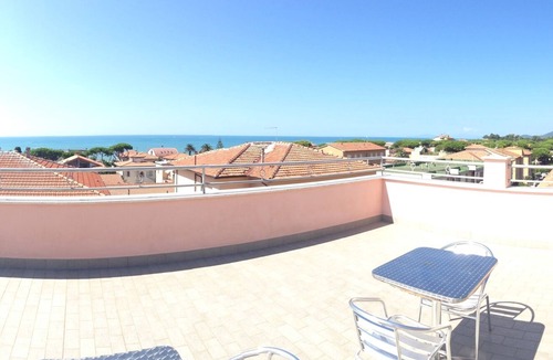 Castiglione della Pescaia Apartment | large and bright apartment 200mt from the beach (Cavour 6)