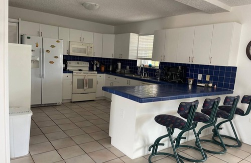 Tavernier House | Large Keys Home in Heart of Tavernier with 50 ft of deep water dock.