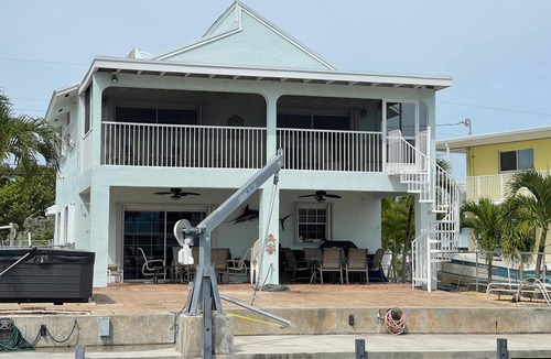 Tavernier House | Large Keys Home in Heart of Tavernier with 50 ft of deep water dock.