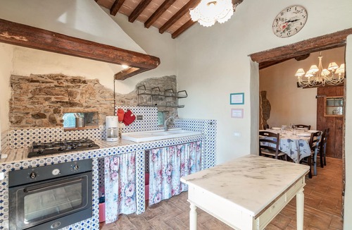 Castagneto Carducci House | Large vacation home with pool and garden in the middle of a farm.