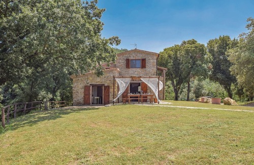 Castagneto Carducci House | Large vacation home with pool and garden in the middle of a farm.