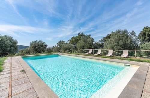 Castagneto Carducci House | Large vacation home with pool and garden in the middle of a farm.