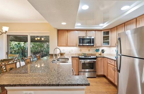 South Beach Villa | Large Wrap Around Balcony | Free Tennis