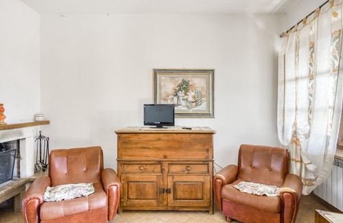 Citerna Apartment | Lavish Mansion in Citerna with Swimming Pool and Garden