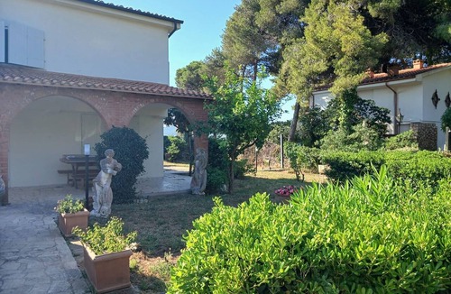 Giannella Apartment | Le Palme Apartment with Garden in Giannella