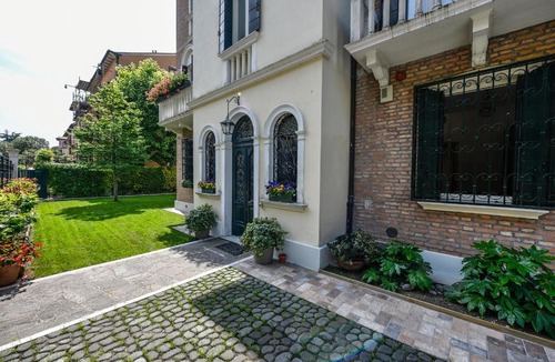 Santa Maria in Stelle Apartment | Liberty Mansion