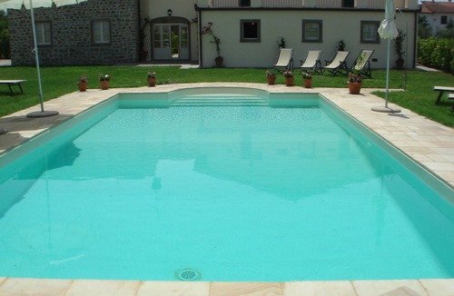Cortona Apartment | Limone is a Self-Contained Apartment with a large Pool, free WiFi & free parking