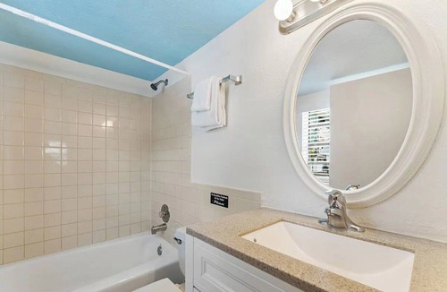 Little Torch Key Hotel | Little Torch Key Retreat | Private Beach, Pool & Free Breakfast