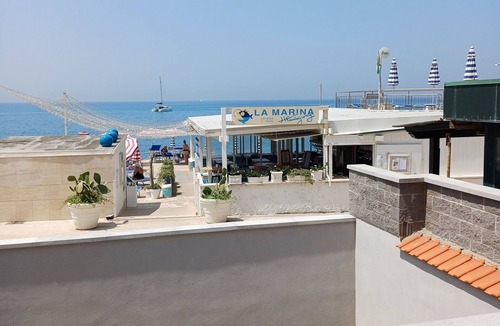 Rosignano Solvay Apartment | Lo scoglietto apartment 20 mt from the sea