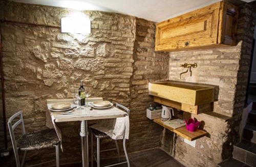 Trevi Apartment | Lo Scrigno di Alice