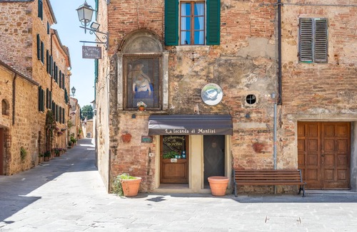 Montisi Apartment | Locanda di Montisi – Castello Room Among the Hills of Montalcino