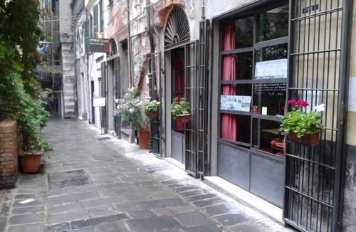 Genoa Historical Centre Apartment | Loft in San Lorenzo, two minutes from the Acquario; optional parking