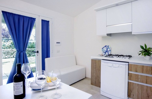 Le Rocchette House | Lovely apartment in villa for 5 people with WIFI, pool, A/C, TV and patio
