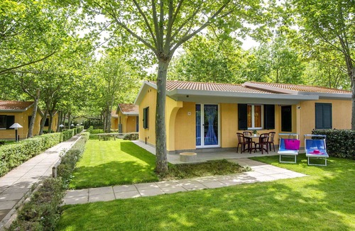 Le Rocchette House | Lovely apartment in villa for 6 guests with A/C, pool, WIFI, TV and terrace