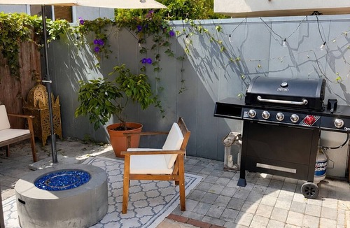 Lawndale House | Lovely 2-bedroom house, SoFI, Manhattan Beach, LAX 10 minutes away