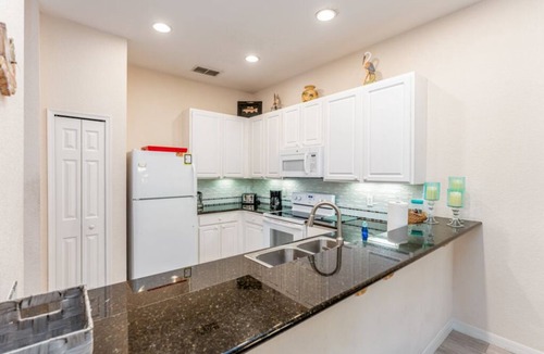 Lake Davenport Estates Condo | Lovely 2-Bedroom Resort-Style Condo