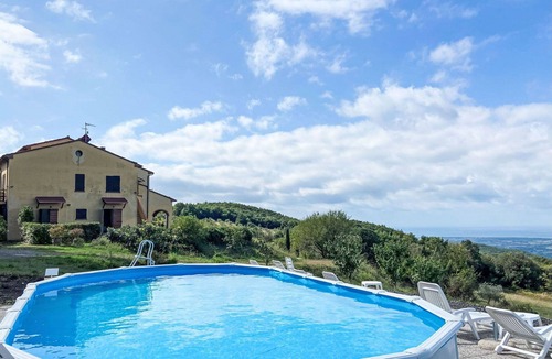 Castellina Marittima Apartment | Lovely apartment for 10 people with pool, WIFI, TV, terrace, pets allowed and panoramic view