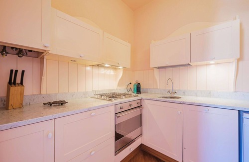 Santo Stefano del Ponte Villa | Lovely apartment in villa for 4 guests with WIFI, TV and pets allowed