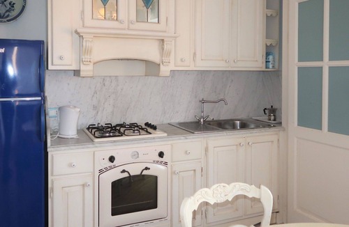 Riva Ligure Apartment | Lovely apartment for 4 people with WIFI, TV and balcony