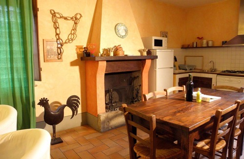 Monteleone d'Orvieto Apartment | Lovely apartment for 7 people with WIFI, pool