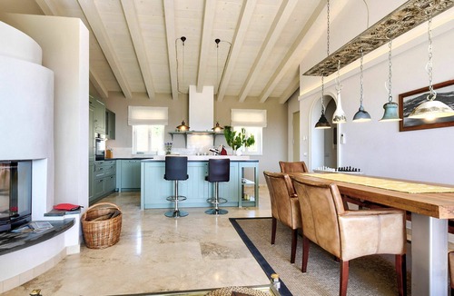 Lacona Apartment | Lovely apartment for 10 guests with A/C, WIFI, pool, TV, terrace and parking