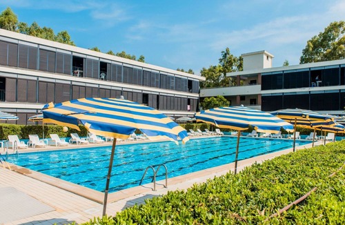 Marina di Bibbona Apartment | Lovely apartment for 4 people with A/C, pool, WIFI, TV, terrace and pets allowed