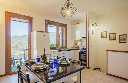 Pignone Apartment | Lovely apartment for 4 people with WIFI, pool, TV and terrace