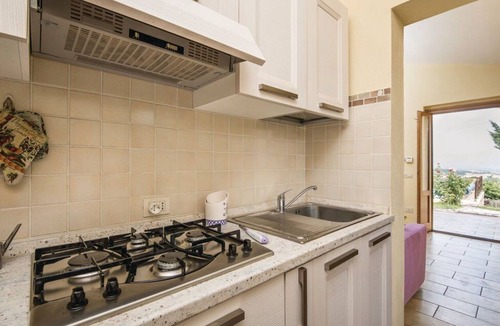 Fornole Apartment | Lovely apartment for 4 people with A/C, WIFI, pool, TV and veranda