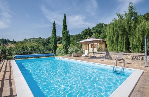 Fornole Apartment | Lovely apartment for 4 people with A/C, WIFI, pool, TV and veranda
