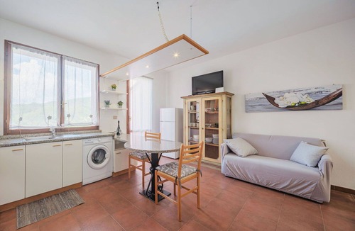 Pignone Apartment | Lovely apartment for 5 people with WIFI, pool and terrace