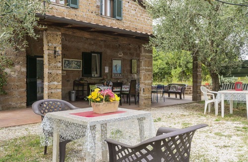 Corchiano Apartment | Lovely apartment for 8 people with pool, WIFI, TV, patio and pets allowed