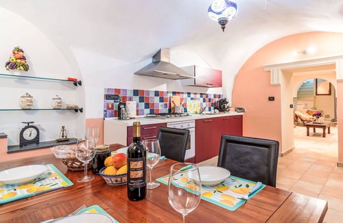 Boscomare House | Lovely apartment in villa for 2 guests with WIFI
