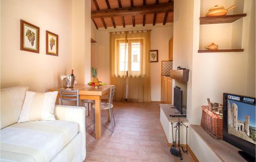 Foligno Apartment | Lovely Apartment In Foligno With Wifi