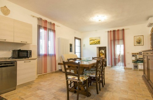 Pomarance Villa | Lovely apartment in villa for 7 people with WIFI, A/C, terrace and pets allowed