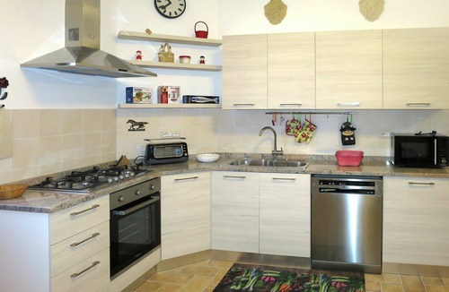 Pomarance Villa | Lovely apartment in villa for 7 people with WIFI, A/C, terrace and pets allowed