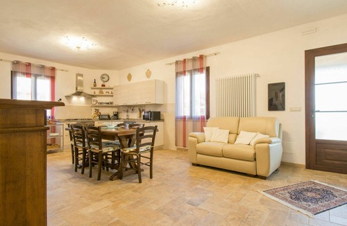 Pomarance Villa | Lovely apartment in villa for 7 people with WIFI, A/C, terrace and pets allowed