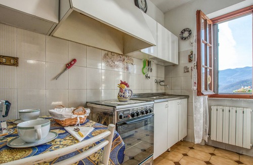Maissana Apartment | Lovely apartment in Maissana with WiFi