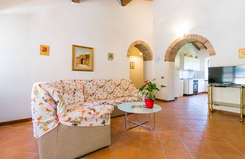 Volterra Villa | Lovely apartment in villa for 7 guests with pool, WIFI, TV, patio and parking