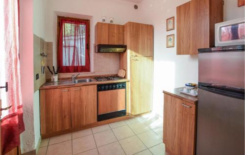 Collesanto House | Lovely Home In Magione With Swimming Pool