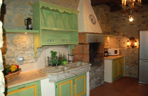 Badia Agnano Villa | Lovely villa, Wi-Fi, cooking lesson, pool, weddings