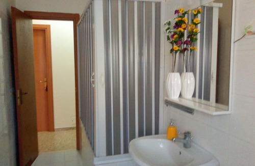 Aprilia House | LovelyBed