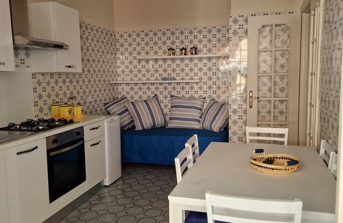 Nervi Apartment | Luna apartment with free parking.